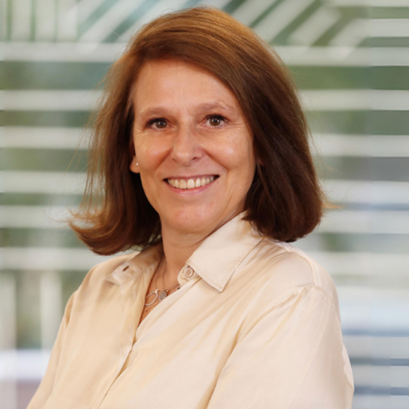 Emmanuelle Bely